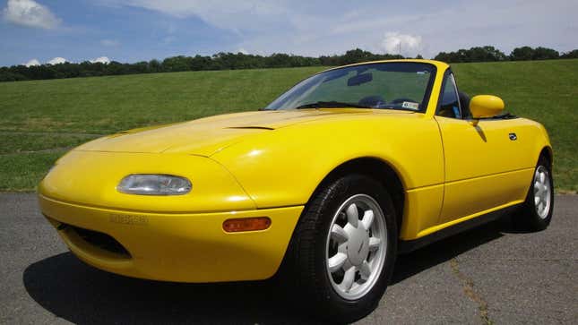 Image for article titled This 42,000-Mile Sunburst Yellow Mazda Miata Is A Rare Time Capsule