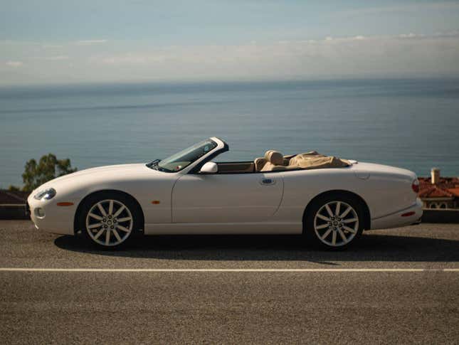 Image for article titled At $15,000, Is This 2005 Jaguar XK8 a Superb Deal?