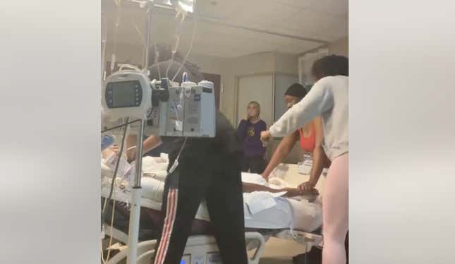 Image for article titled What?? Family of Black Teen Killed in Car Crash Accuses Hospital of Letting Him Die to Harvest His Organs