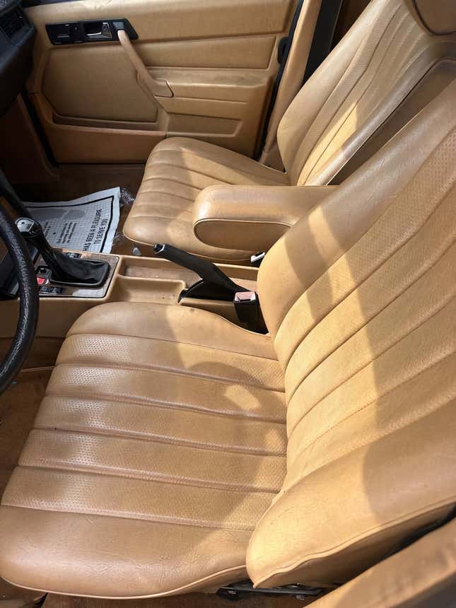 Image for article titled At $8,750, Is It High Time Someone Buys This Crazy High-Mileage 1987 Mercedes 190D?
