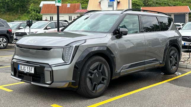 A Kia EV9