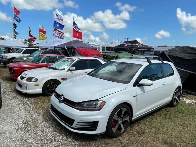 Image for article titled Here Are All The Cars I Found At The 12 Hours Of Sebring