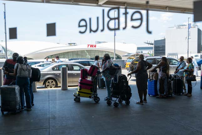 Image for article titled The 5 airports with the highest domestic airfares in America — and the 5 with the lowest