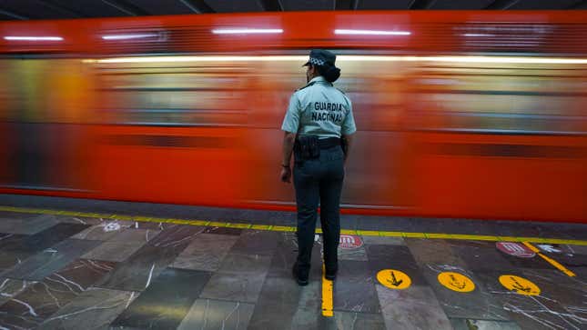 Image for article titled The Mexico City Metro System Runs On WhatsApp and Facebook