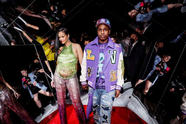 Rihanna und A$AP Rocky feiern Fenty Beauty &amp; Fenty Skin in den Goya Studios am 11. Februar 2022 in Los Angeles, Kalifornien.