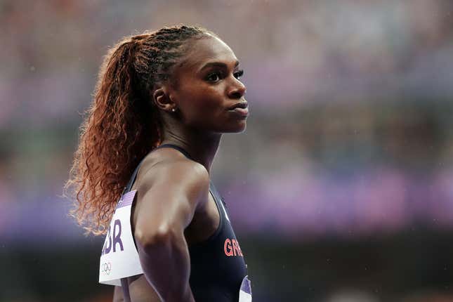 La Britannique Dina Asher-Smith avant la finale du relais 4 x 100 m féminin au Stade de France, le quatorzième jour des Jeux Olympiques de Paris 2024 en France. Date de la photo : vendredi 9 août 2024.