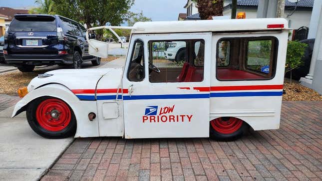 Image de l'article intitulé Mahindra Roxor, Camion de pompiers Monstre, Jeep Postal claquée&amp;#xa0;: Les voitures les dopest que j’ai trouvées à vendre en ligne