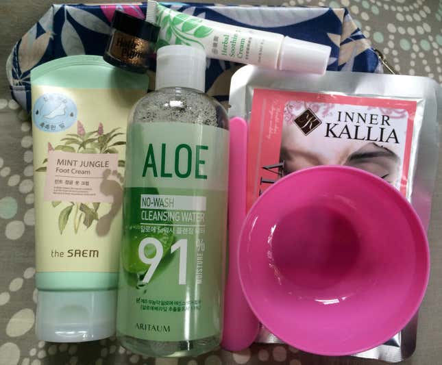 Image for article titled Here's Everything That Came in Our Beauty Boxes Last Month