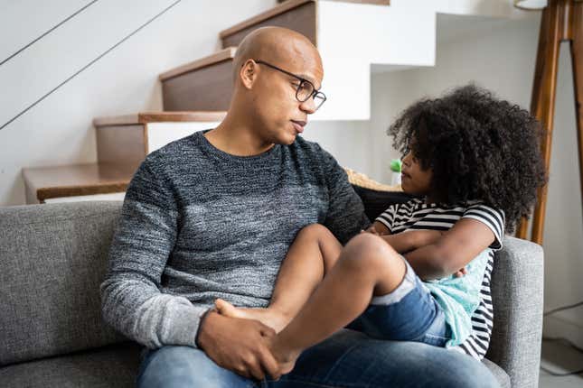 Image de l'article intitulé Cinq conseils d’experts pour les parents noirs qui ont du mal à aider leurs enfants à faire face aux conséquences des élections