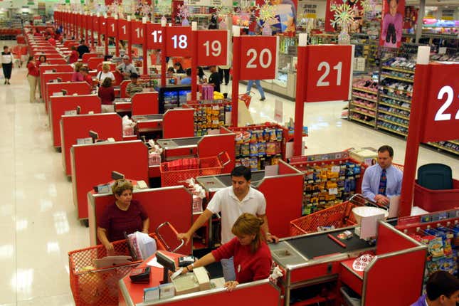Image for article titled Retail Workers Are Leaving Their Jobs En Masse Because They're Over Being Treated Like Crap