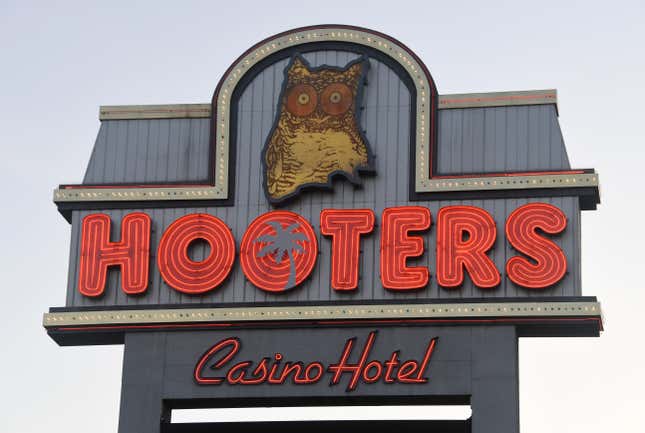 Le chapiteau de l’hôtel-casino Hooters à Las Vegas, Nevada. 