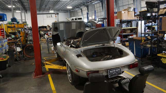 Image for article titled This Florida Company Is Modernizing Jaguar E-Types