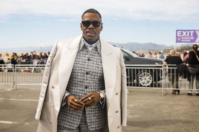 Colman Domingo arrive aux Independent Spirit Awards organisés par Aidy Bryant à Santa Monica Pier, en Californie, le dimanche 25 février 2024.