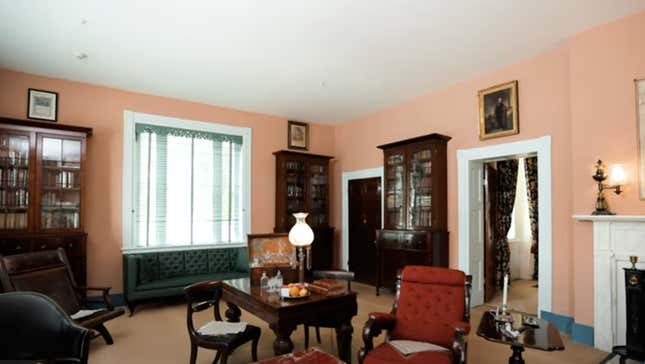 Image for article titled Take a Peek Inside America&#39;s Most Notorious Southern Plantation Mansions