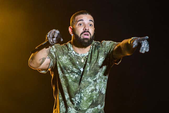 Image for article titled Drake’s Young Money Reunion Show Is Back On