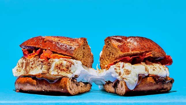 Jet-Puffed S'moagie sandwich