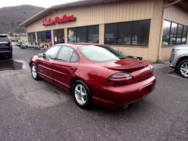 Image for article titled This Low-Mileage 2000 Pontiac Grand Prix GTP Can Be Yours For Just $22,000