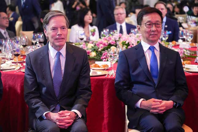 Chinese Vice President Han Zheng, right and U.S. ambassador to China Nicholas Burns attend an Amcham event held in Beijing, China on Friday, March 1, 2024. Chinese Vice President Han Zheng pledged Friday to provide more opportunities for foreign companies in China as the government tries to restore confidence in the world’s second largest economy. (AP Photo/Tatan Syuflana)