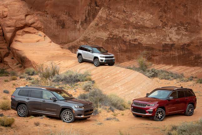 Die fünfte Generation der Jeep Grand Cherokee-Familie, darunter der Jeep Grand Cherokee L, der elektrifizierte Jeep Grand Cherokee 4xe und der Jeep Grand Cherokee
