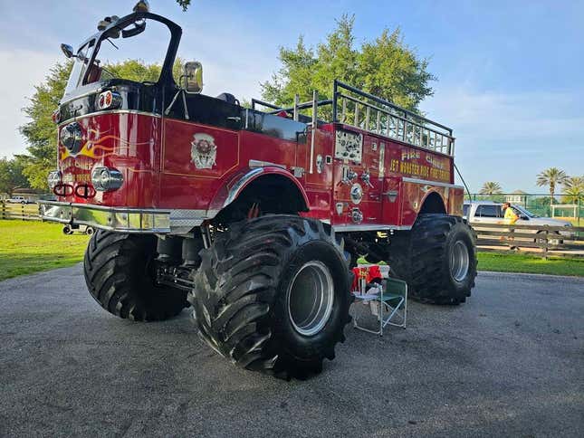 Image de l'article intitulé Mahindra Roxor, Camion de pompiers Monstre, Jeep Postal claquée&amp;#xa0;: Les voitures les dopest que j’ai trouvées à vendre en ligne