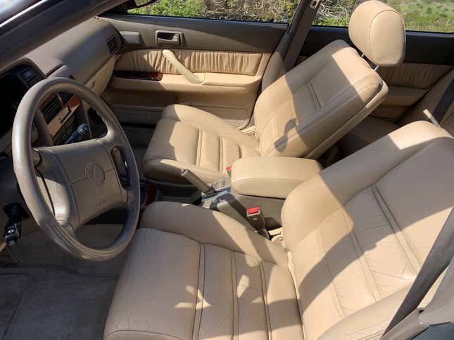 Image for article titled At $12,500, Could This 1990 Lexus ES 250 Drop You Into The Lap Of Luxury?