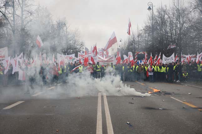 Polish farmers, hunters, and their supporters, hold a protest in Warsaw, Poland, on Wednesday, March 6, 2024. The protest ratchets up pressure on the government as they demand the Poland-Ukraine border closed to food imports and demand changes to European Union climate and agricultural policies. (AP Photo/Michal Dyjuk)