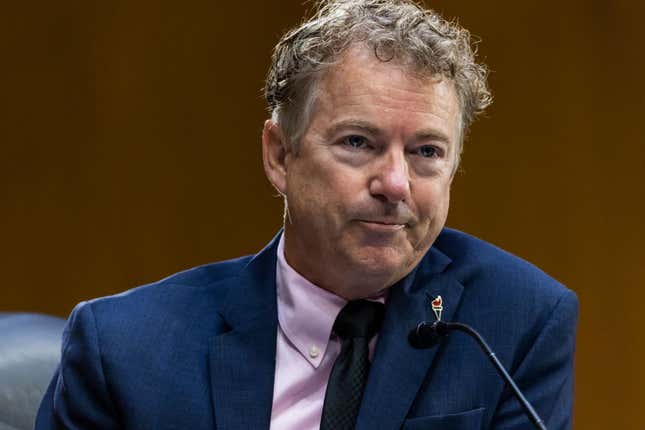 Kentucky Sen.Rand Paul and his white man jheri curl.