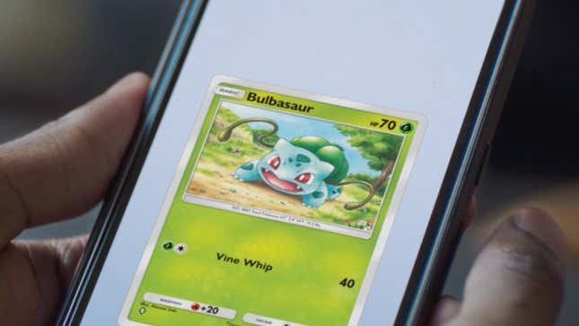 A Bulbasaur appeared on the phone screen. 