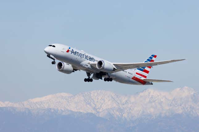 Ein Flugzeug von American Airlines