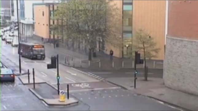 The Driver Vs. Bicyclist Fight Is Way More Violent In England