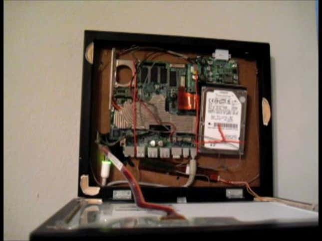 WallMac is a PowerBook Turned Wall-Mounted Computer