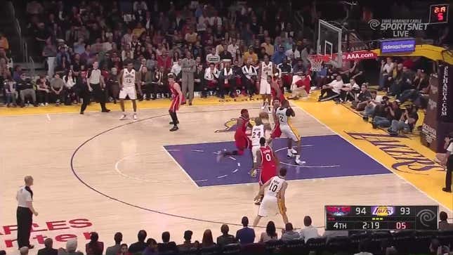 Kobe Dunks Like Kobe Hasn't Dunked In Years, And The Lakers Are At .500