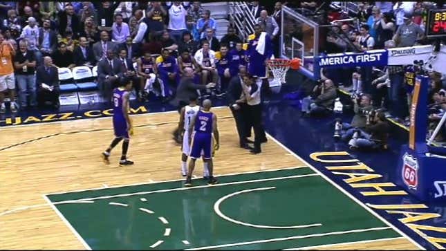 Mike Brown Earned His Ejection With This On-Court Meltdown
