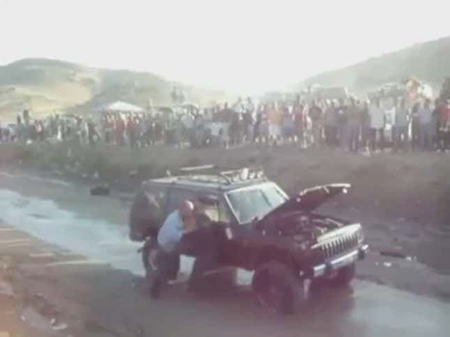 We Asked A Pro Wrestler To Weigh In On This Ditch Fight With A Big-Time Flying Kick