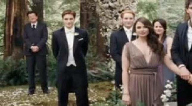 Your First Glimpse Of The <i>Twilight: Breaking Dawn</i> Wedding