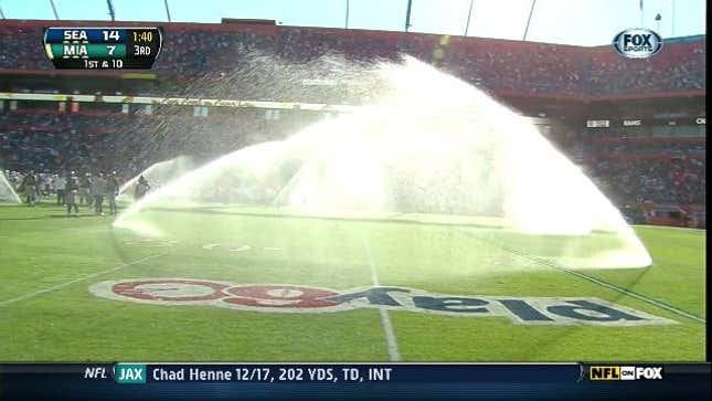Seahawks-Dolphins Delayed When Sun Life Stadium Sprinklers Go Off Mid-Game
