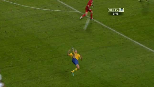 Zlatan Ibrahimovic's Long-Range Bicycle Kick Goal Is A Truly Astounding Athletic Feat