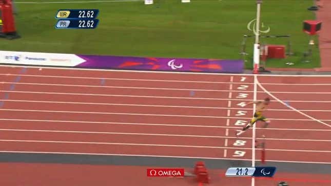 Watch Oscar Pistorius Blow Away The Field And Set A Paralympic Record In The 200m