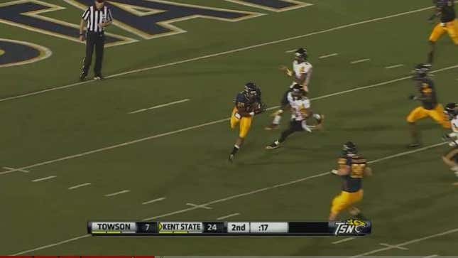 Stupidest Football Play In History Occurs As Player Returns Fumble 58 Yards In Wrong Direction Only To Have Opponents Tackle Him