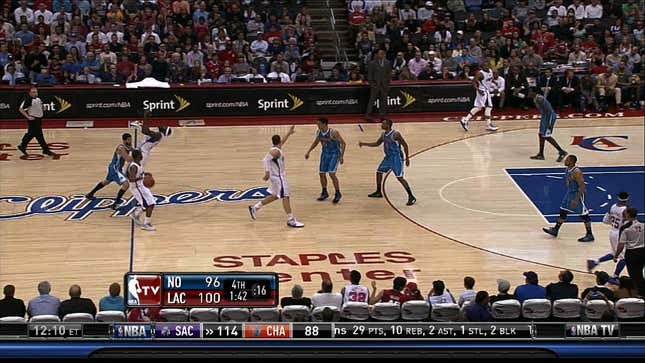 Reggie Evans Was Not Elbowed By Metta World Peace, But He Flopped Like He Was