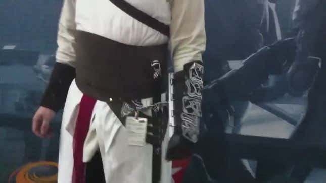 This Homemade Hidden Blade From <em>Assassin's Creed</em> Looks Really Dangerous