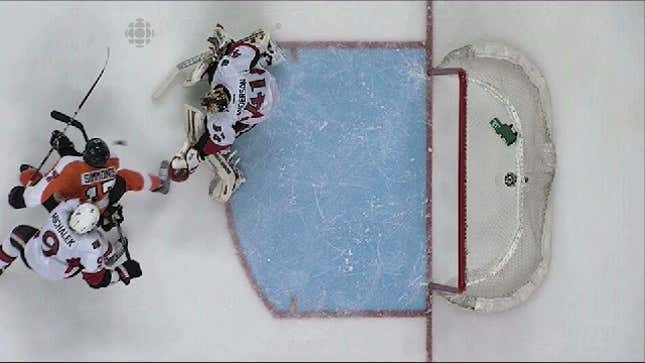 The Flyers' Wayne Simmonds Scored A Goal With His Face
