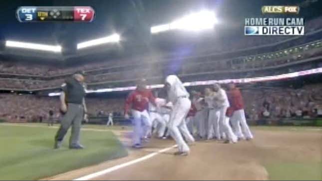 Watch Nelson Cruz Hit A Grand Slam To Win Game 2 Of The ALCS