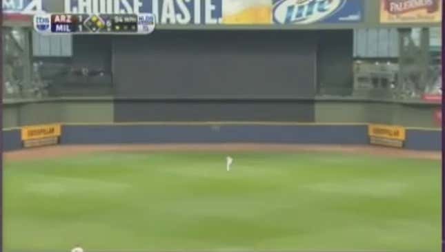 Chris Young Just Made A Mays-Like Catch (Video)