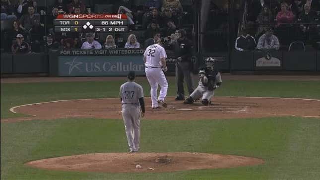 An MLB Umpire Forgot The Count Last Night And Held The Game Up By Making A Phone Call (Video)