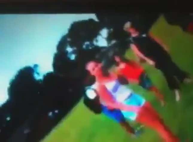 Watch A Mom Jump Into A Fist Fight Between Her Daughter And Another 12-Year-Old Girl (NSFW)