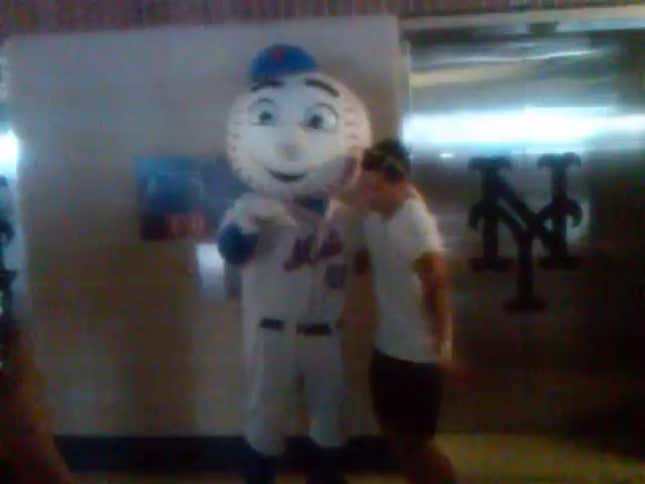 Watch Some Dude Lightly Smack Mr. Met In The Groin
