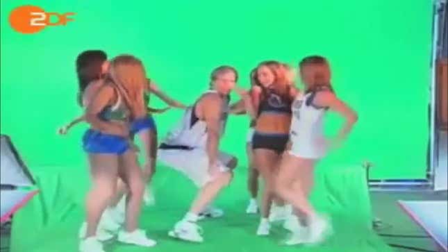 Dirk Nowitzki Dance Party!