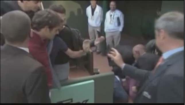 Roger Federer Causes Fan Hysteria, Loss In Gravity