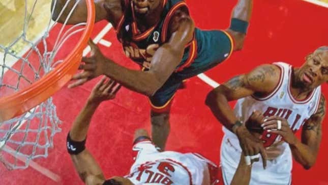 Shawn Kemp Refuses Courtside Seats To Oklahoma City Game; Remains Seattle's Hero